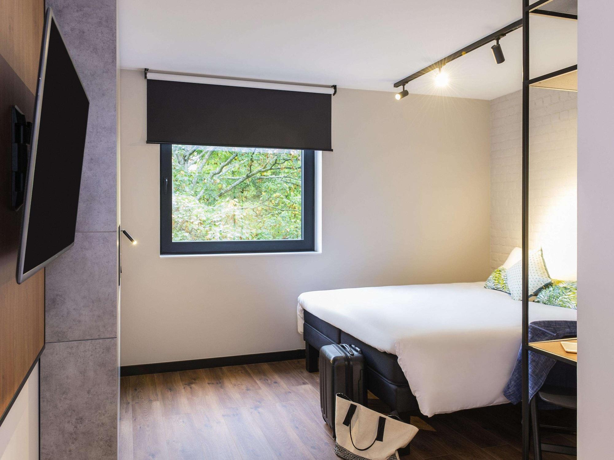 Ibis Brussels Centre Chatelain Іксель Екстер'єр фото