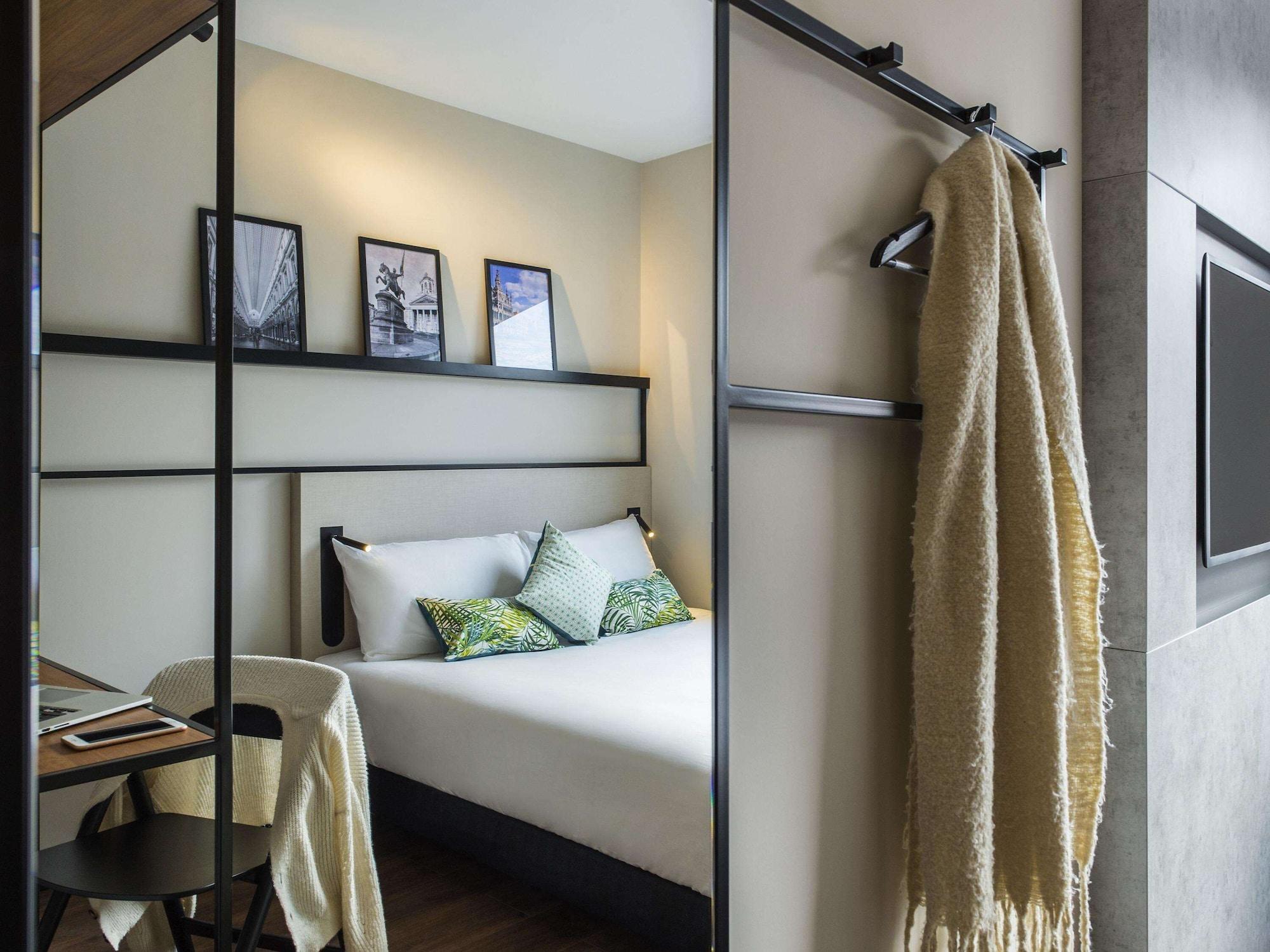 Ibis Brussels Centre Chatelain Іксель Екстер'єр фото