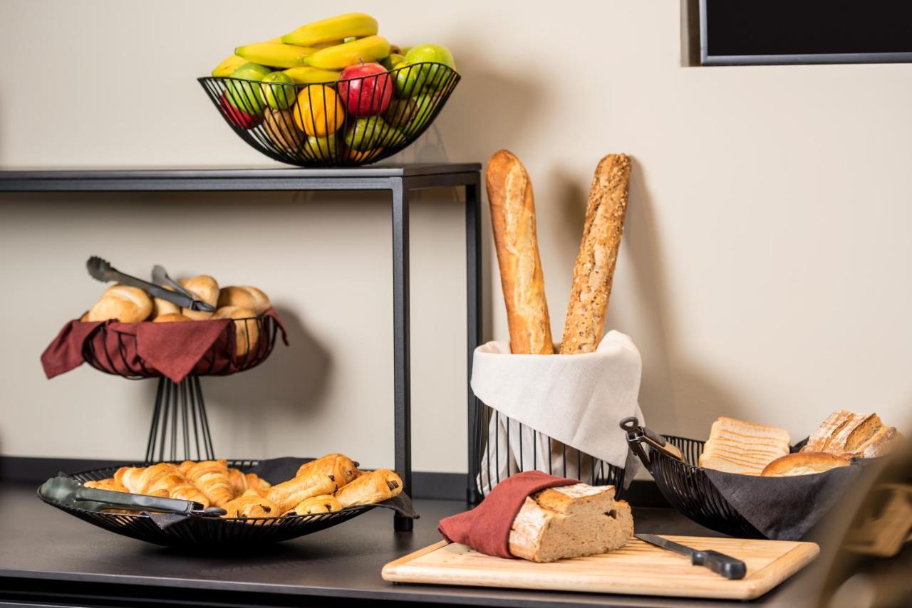 Ibis Brussels Centre Chatelain Іксель Екстер'єр фото